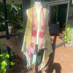 DEMDACO ‘Kelly Rae Roberts ‘ Artwork on Beautiful flowing sleeveless vest .
